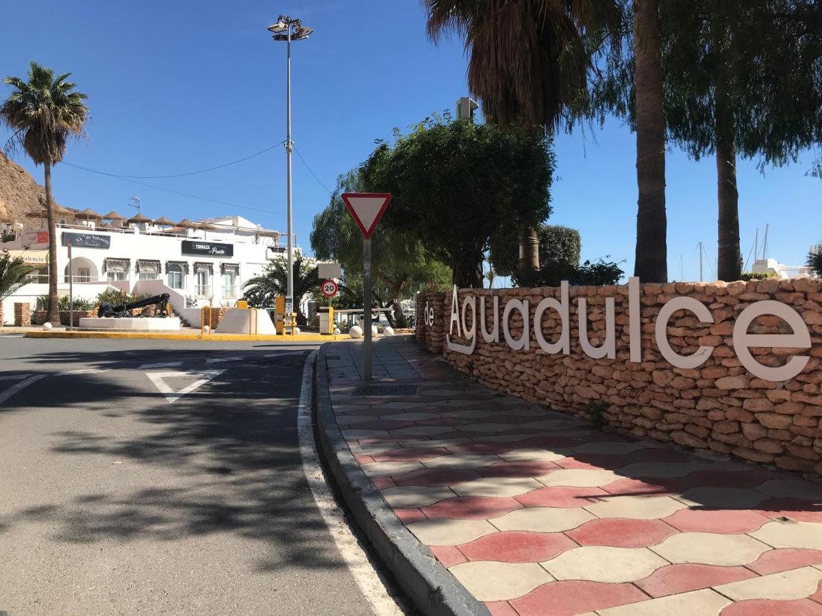 אגוואדולסה Acogedor Apartamento Recien Reformado En El Puerto Deportivo De Aguadulce מראה חיצוני תמונה